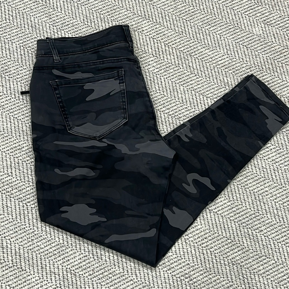 Democracy Ab Technology Camo Slim Pant Side Zipper Gray Size 8